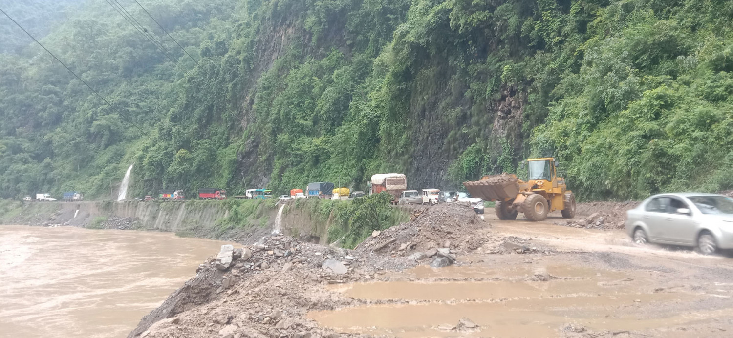 दुई दिनमा भए २३ सडक अवरुद्ध, यी हुन बन्द भएका मार्ग 