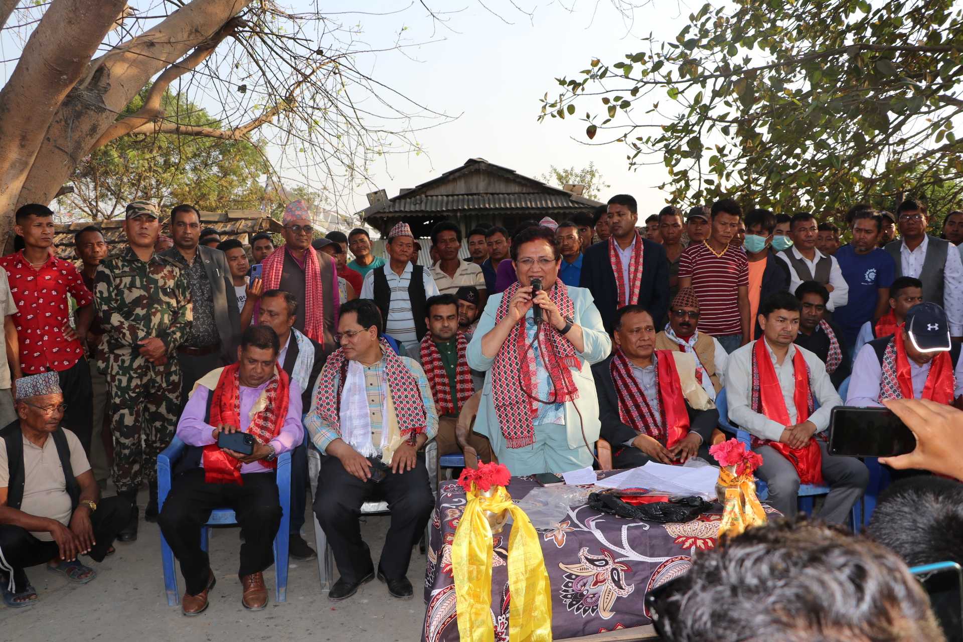 अझै अँध्यारोमा टाङ्गिया बस्ती, दुई महिनाभित्र बिजुली उपलब्ध गराउने ऊर्जामन्त्रीको प्रतिबद्धता