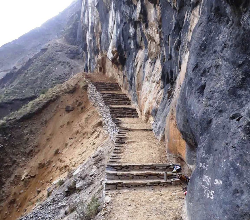 धौलागिरि दक्षिणी आधार शिविर जोड्ने नयाँ पदमार्गमा पूर्वाधार निर्माण सुरु