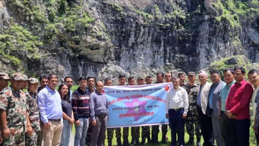 सेनाद्वारा बेनिघाट–आरुघाट–लार्केभञ्ज्याङ १८ किलो मिटर सडकखण्ड हस्तान्तरण