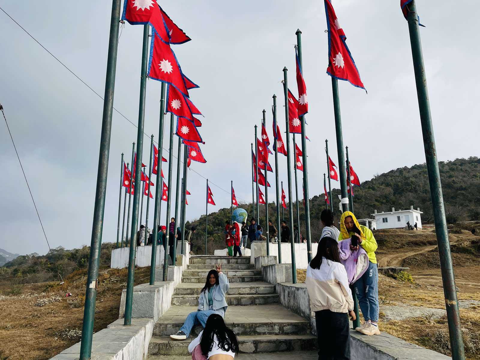 गुफाडाँडामा आन्तरिक पर्यटकको चहलपहल