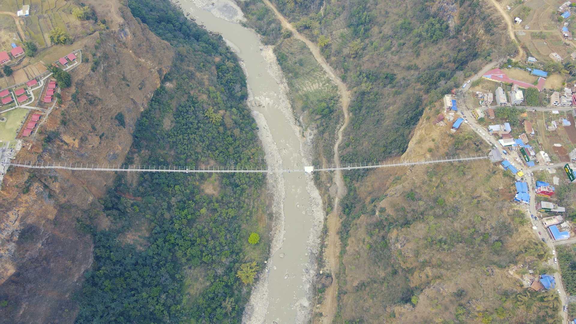 शनिबार पर्वत पुगे २ हजार बढी पर्यटक