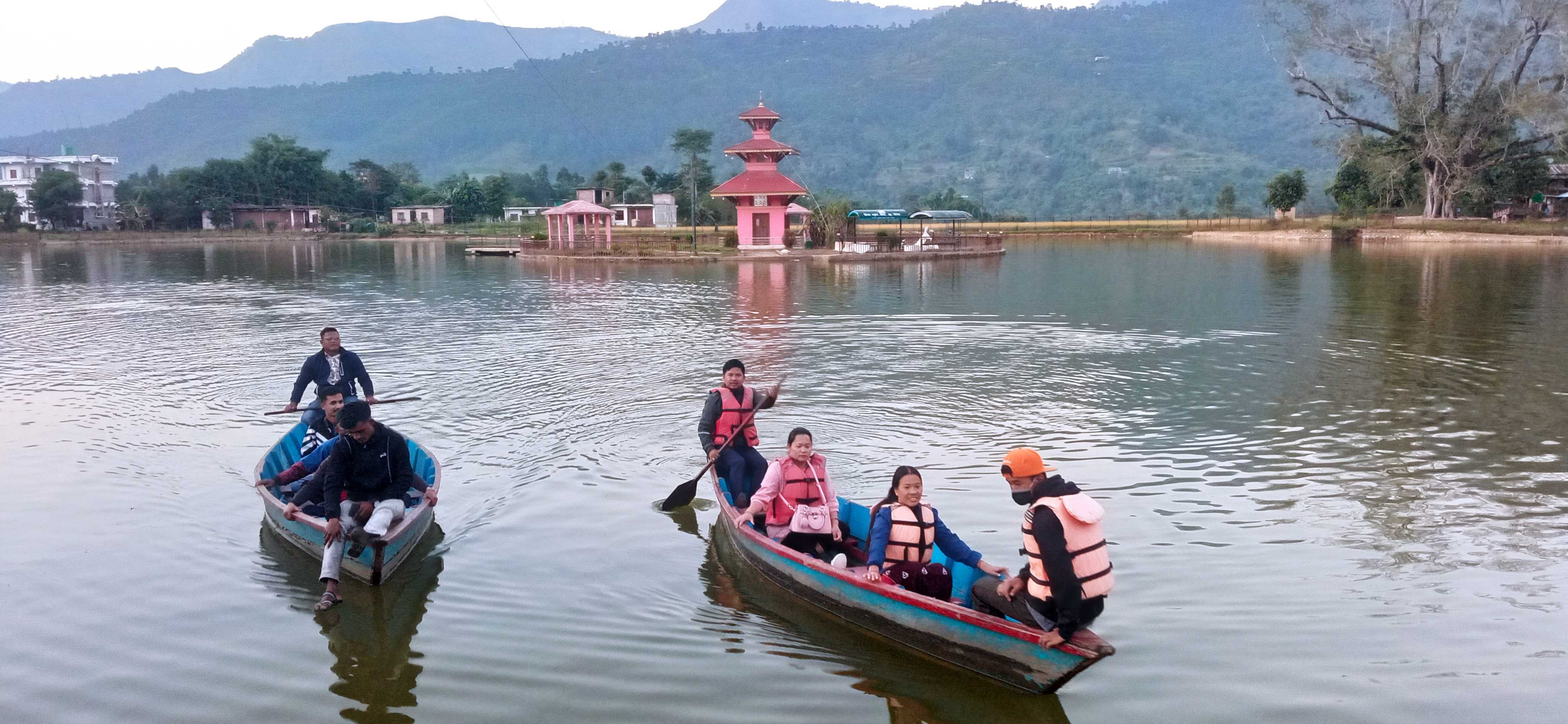 तालपोखरामा आन्तरिक पर्यटकसँगै आम्दानी पनि बढ्यो