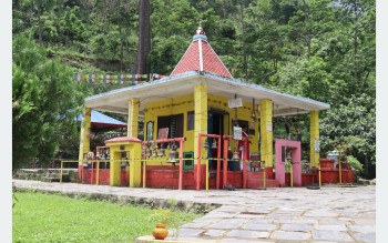 धार्मिक तथा पर्यटकीय स्थल बन्दै विष्णुपादुका मन्दिर