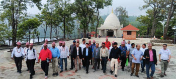  एक महिनामै ३० हजार पर्यटकले चढे लुम्बिनी केबुलकार