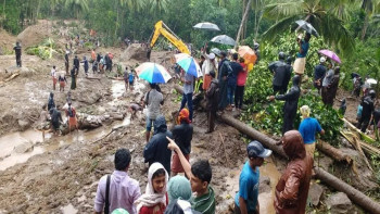 केरलामा पहिरो जाँदा ४५ को मृत्यु, ४०० बेपत्ता