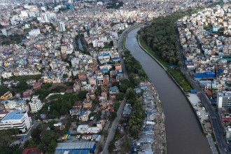 खोला किनारका २० मिटर विवाद : सरकार पुग्यो सर्वोच्च, मापदण्डअनुरुप संरचना भत्काउँदा सवा  २१ खर्ब आवश्यक