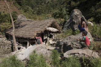 ऋण काढेर दसैं मनाउँदै चेपाङ समुदाय