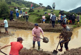 पर्यटकीयस्थल ‘चिण्डो पोखरी’ सफा गर्न श्रमदान