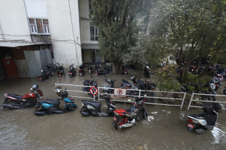 विद्युतको तार ‘अण्डर ग्राउण्ड’ गर्दा फुट्यो मेलम्ची पानीको पाइप, प्राधिकरणले मर्मत गरिदिने