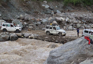 अवरुद्ध मेची राजमार्ग १९ घन्टापछि सञ्चालन