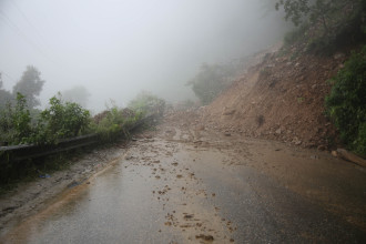 २०८१ मा पहिरोले सडक र पुलमा पुर्‍यायो ४० करोड बढीको क्षति