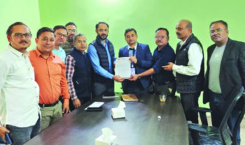 बीमा प्राधिकरणलाई मोरङ उद्योग व्यापार संघले बुझायो ज्ञापनपत्र