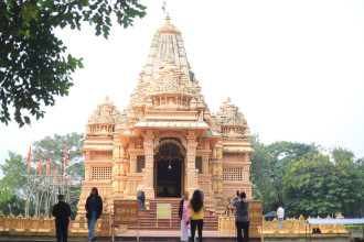 शाश्वतधाम पुगे ५० लाख दर्शनार्थी, शनिबार विशेष उत्सव