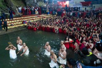 सुरु भयो स्वस्थानी, शालीनदीमा माधवनारायण मेला (तस्बिरसहित) 