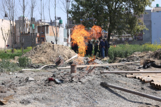 टीकाथलीमा बोरिङ खन्दा ग्यास निस्किएर आगलागी (तस्बिरसहित)