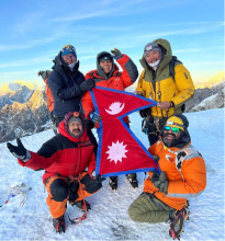 कांग्रेस महामन्त्रीले गरे लोबुचे हिमाल आरोहण, कीर्तिमानी आरोहीद्वय मिंग्मा र लाक्पा शेर्पाले दिए हौसला