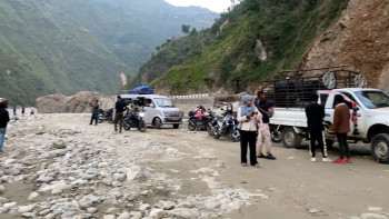 क्षतिग्रस्त बीपी राजमार्गबाट निर्वाध सवारीसाधान आवातजावात