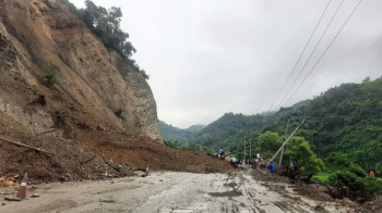 बुद्धसिंहमार्ग एक सातादेखि अवरुद्ध