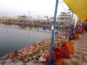 धुमधामले मनाइँदै छठ पर्व, राष्ट्रपतिदेखि प्रधानमन्त्रीसम्मले दिए शुभकामना