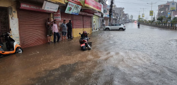 पानीको निकास बन्द हुँदा कलुवापुर बजार डुबानमा