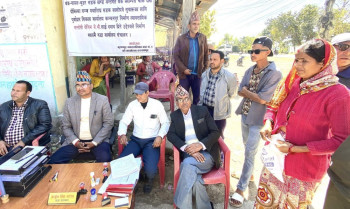 सडक कालोपत्रको काम अलपत्र,वडाध्यक्षले गरे विरोध 