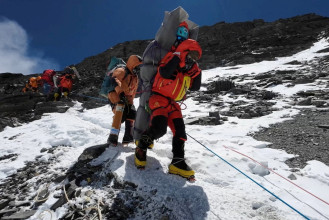 पर्वतारोहण संघबाटै हिमाल चढ्ने कामदारको बिमा