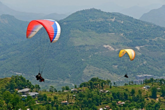 काभ्रेको देविस्थानडाँडाबाट ‘प्याराग्लाइडिङ’,७ हजारमा ३७ लाखको दुर्घटना बिमा