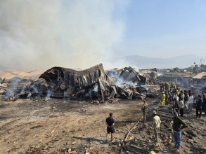 प्लाई उद्योगमा आगलागी हुँदा करोडौंको क्षति, जोखिममा ३० घर