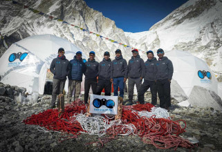 आइसफल डाक्टरले डोरी टाँग्ने काम सके, सगरमाथा आरोहण सुरू