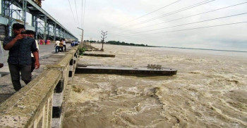 सप्तकोसीमा खसेको बसबाट यात्रुको सकुसल उद्धार