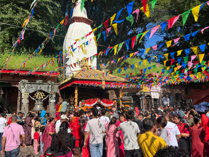 गणेश चतुर्थी मनाइँदै, गणेश मन्दिरमा भक्तजनको घुइँचो (तस्बिरसहित)