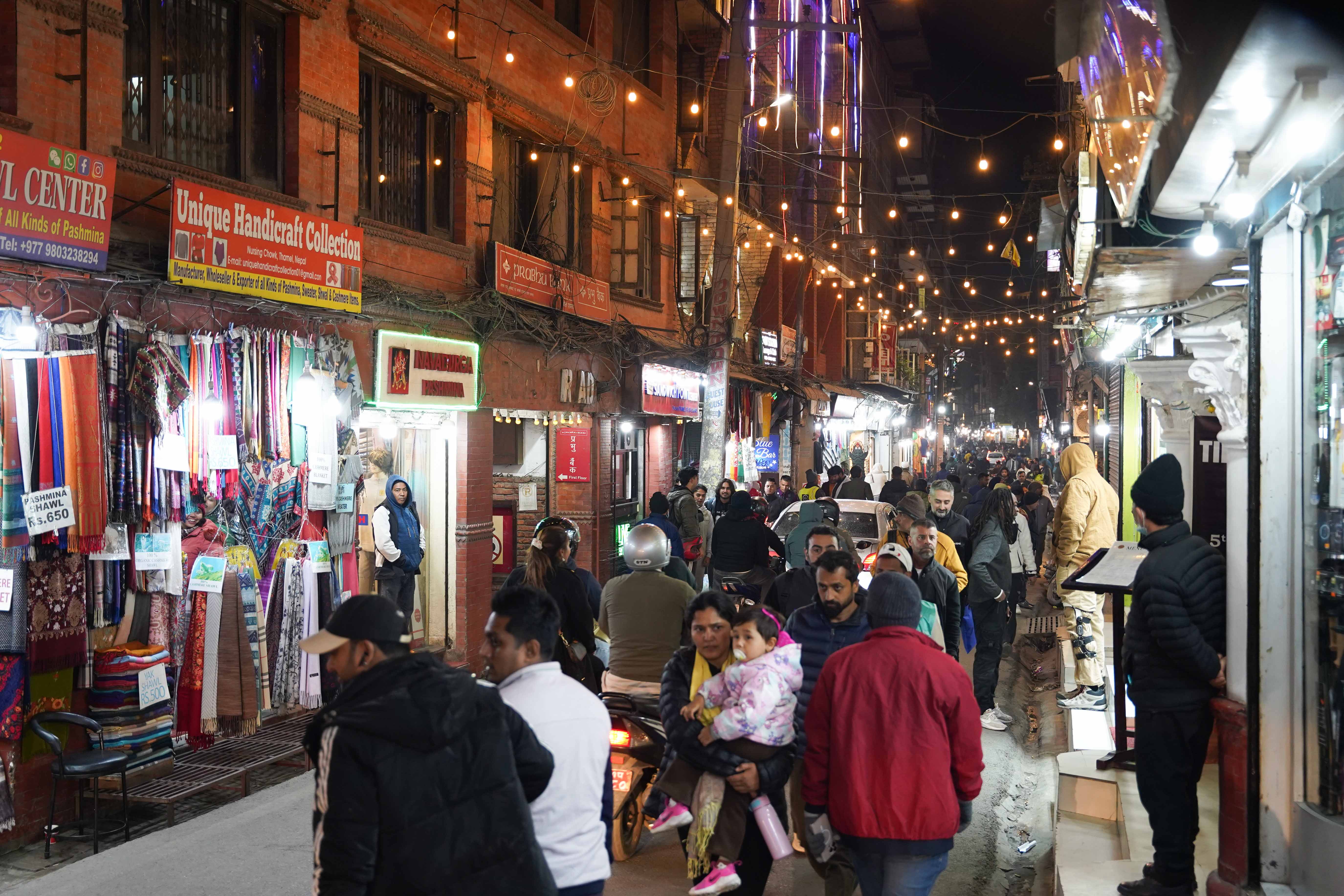 Christmas-Eve,-Thamel.-101-1735103129.jpg