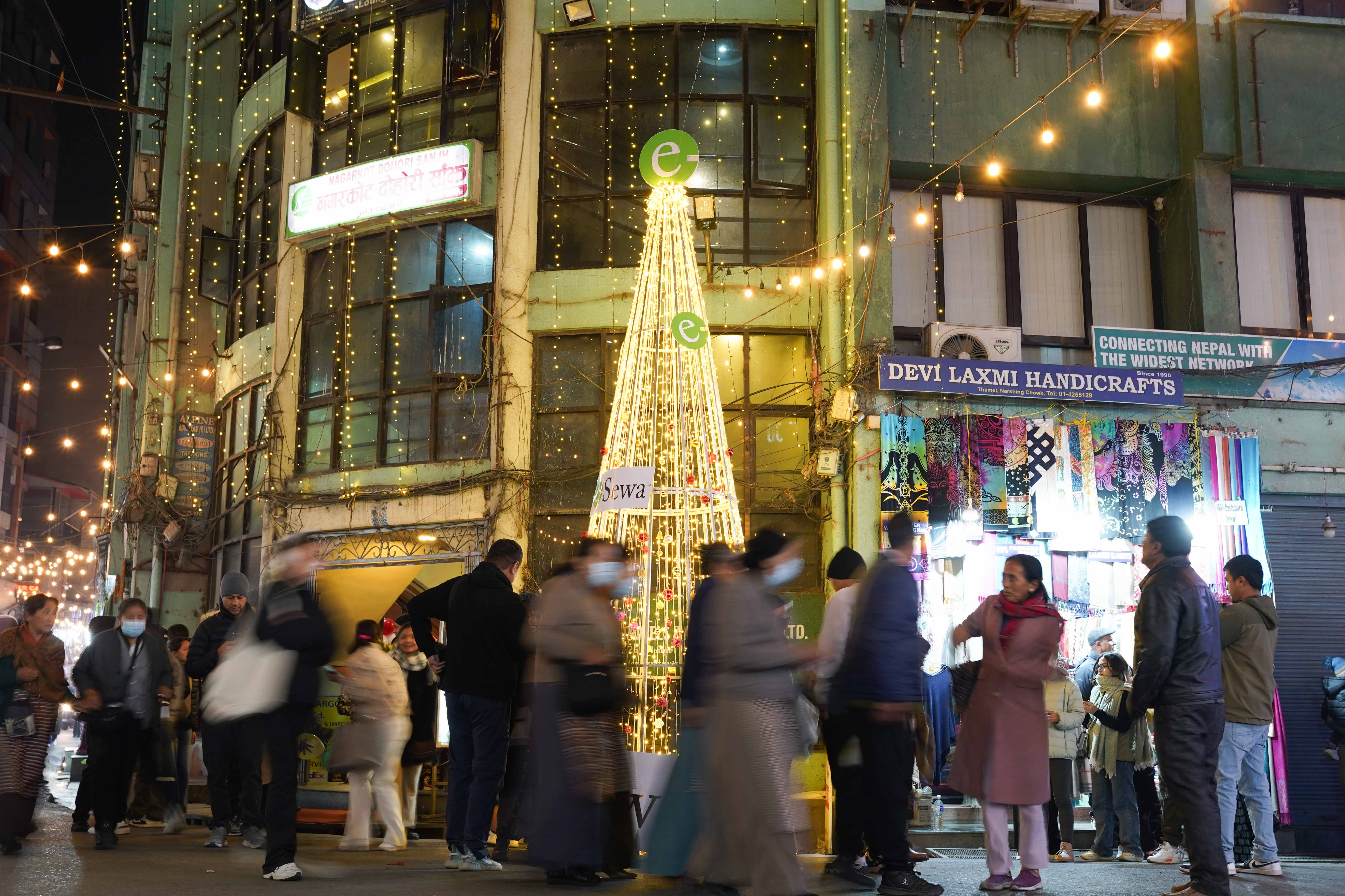 Christmas-Eve,-Thamel.-102-1735103131.jpg