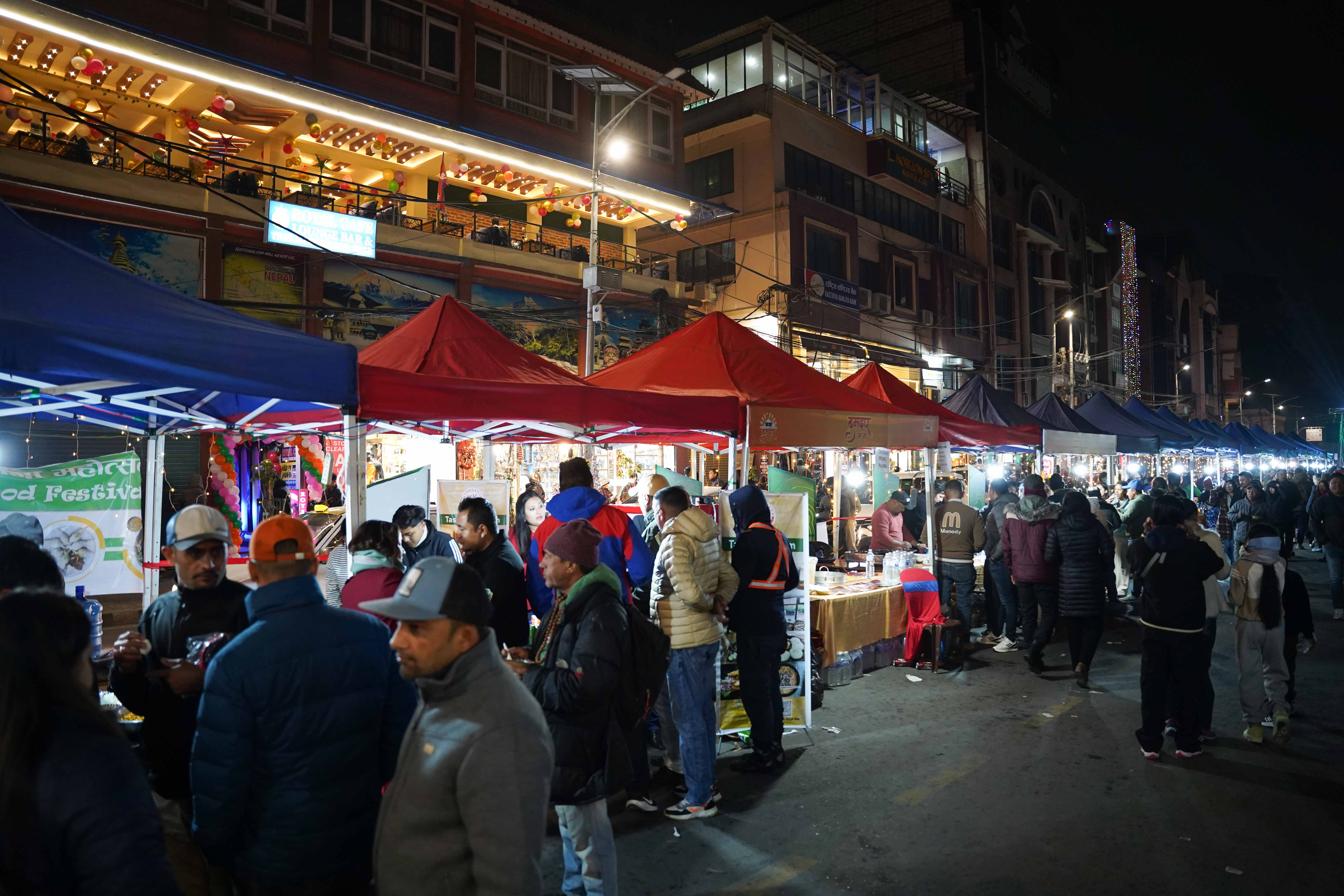 Christmas-Eve,-Thamel.-106-1735103138.jpg