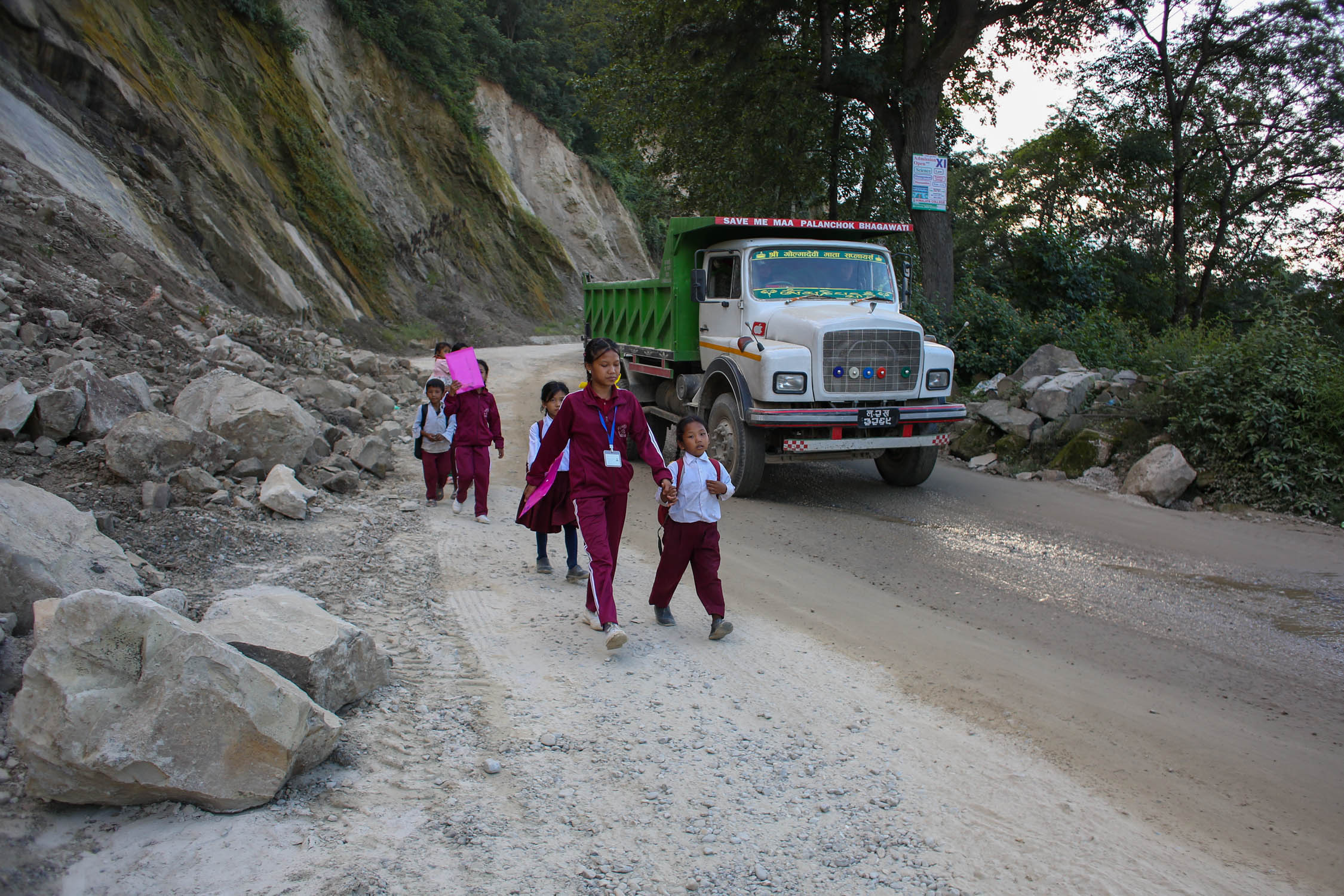 Dhulikhel_Khawa-road_Nepal-Photo-Library_NPL9-1726289967.jpg