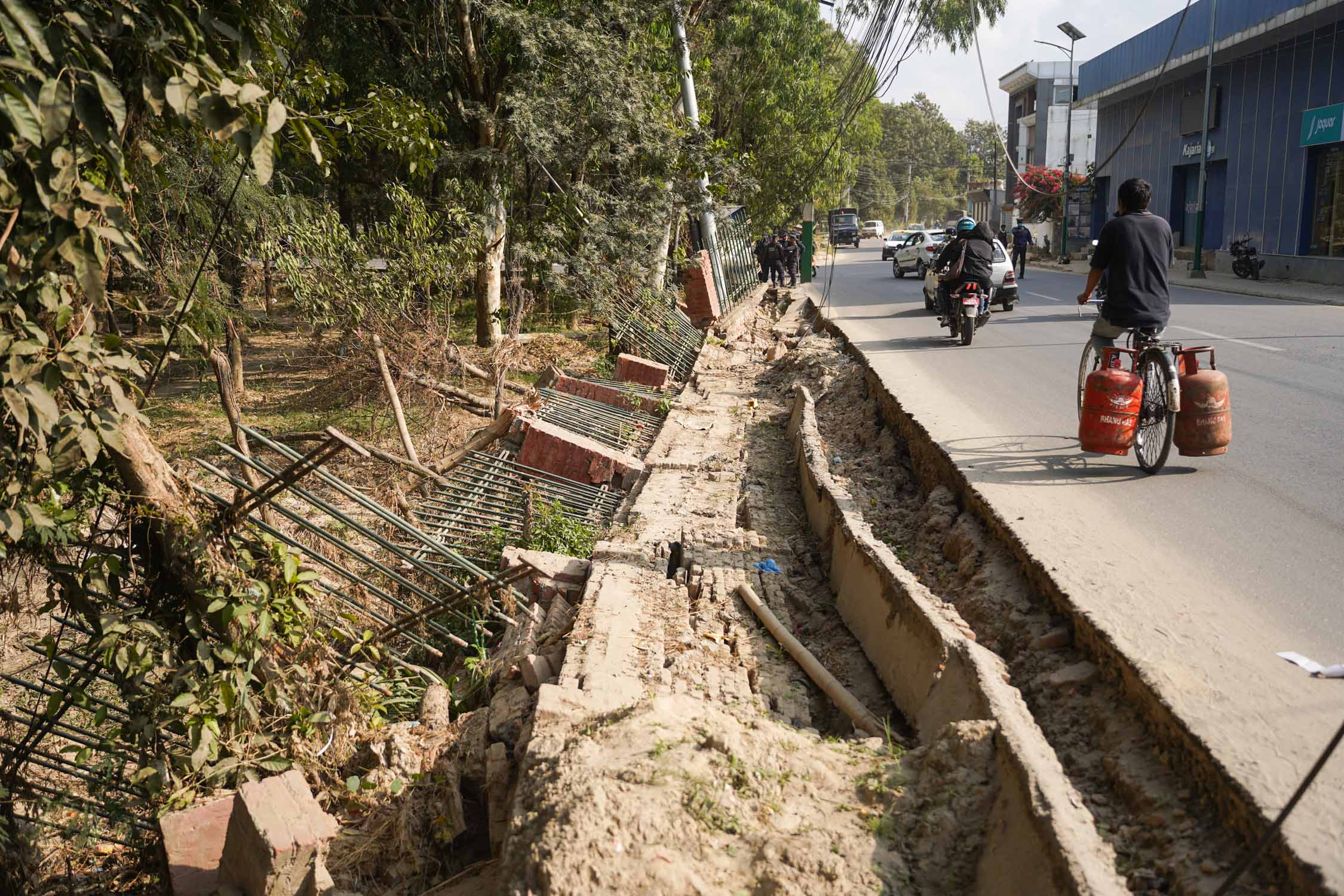 Flood-effect_Nepal-Photo-library_saturday19-1732337951.jpg