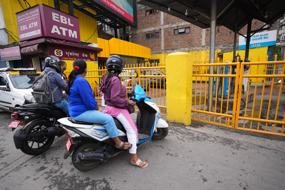 Petrol-shortage_Nepal-Photo-Library12-1718599756.jpg