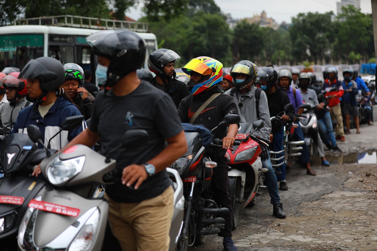 Petrol-shortage_Nepal-Photo-Library2-1718599698.jpg