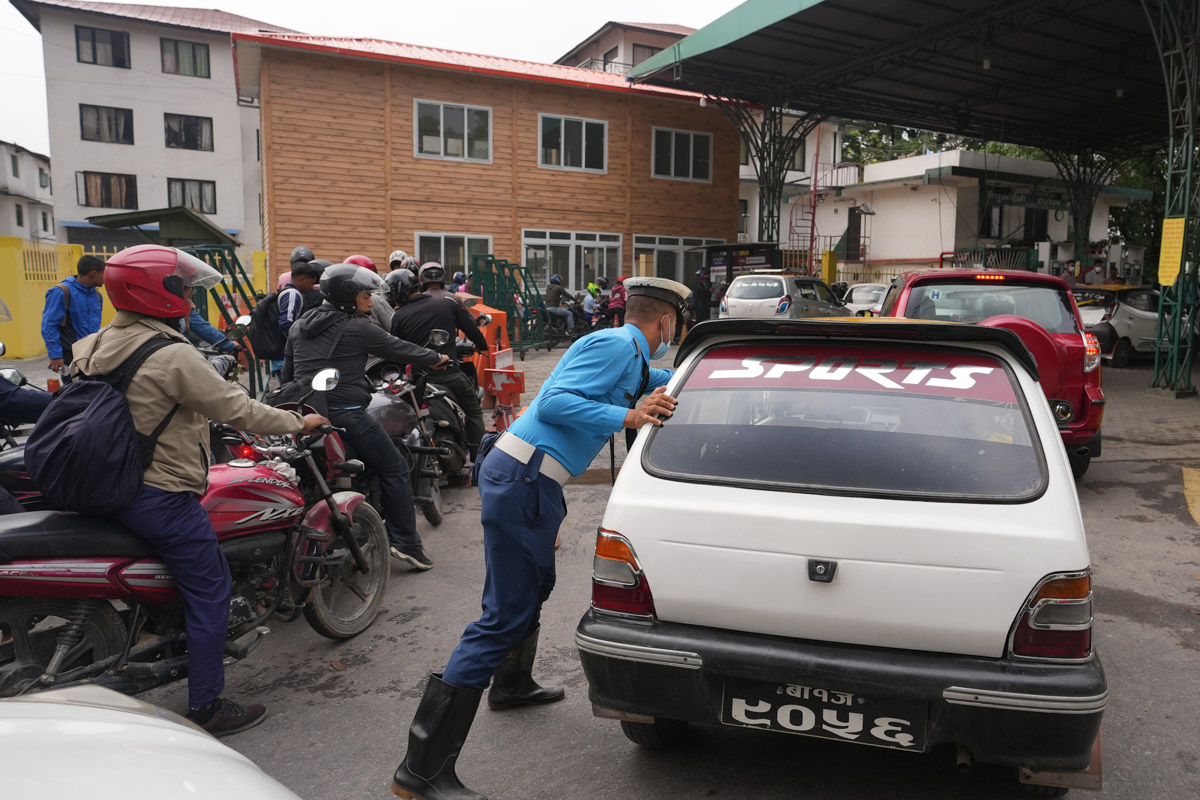 Petrol-shortage_Nepal-Photo-Library7-1718600075.jpg