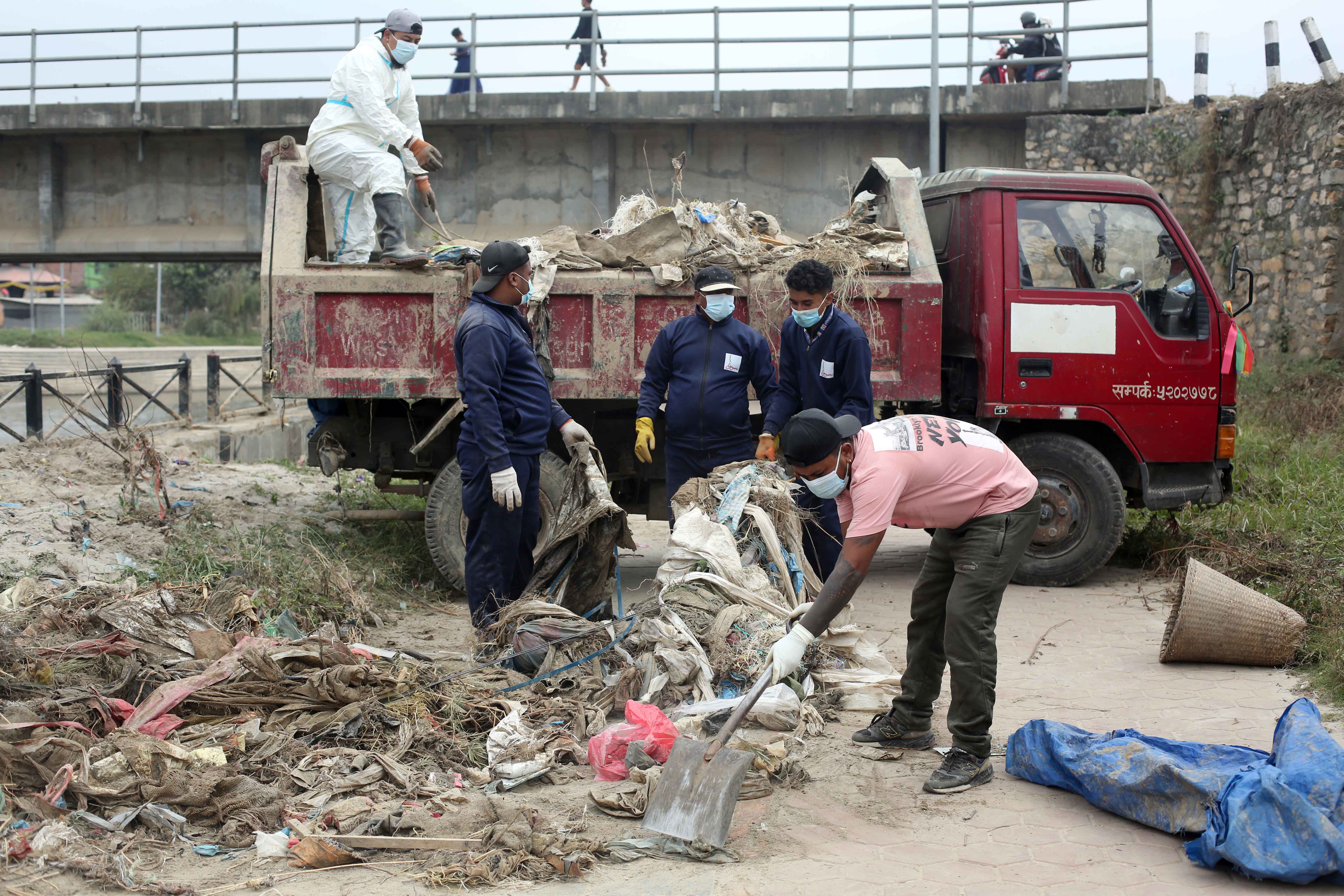 bagmati-nadi-kinar-(12)-1729918659.jpg